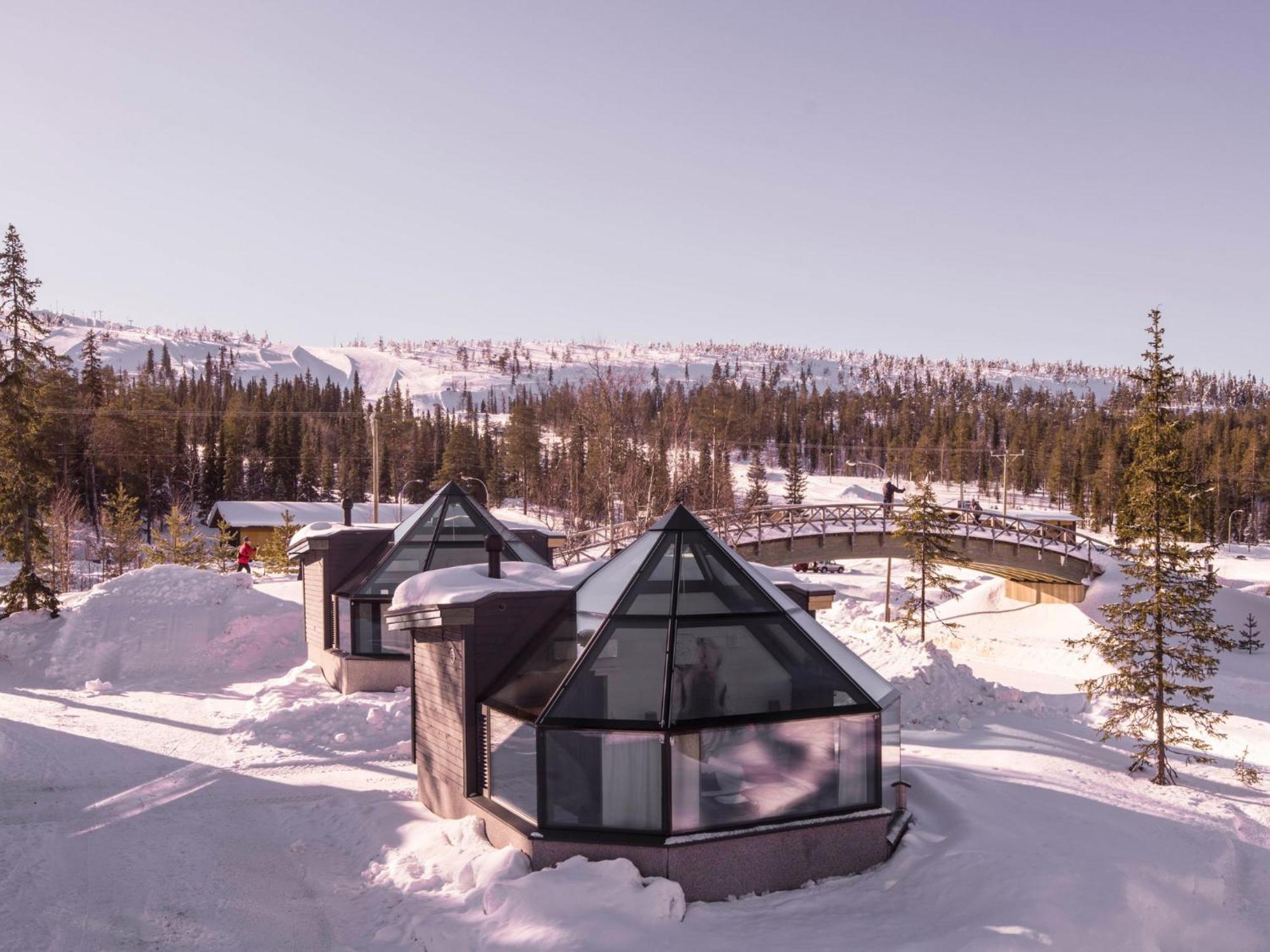 Santa's Aurora & Igloos 4*